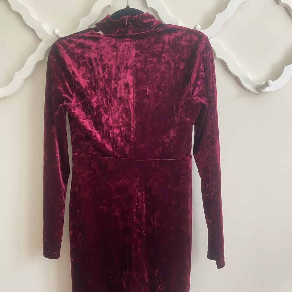 Bardot long sleeve velvet choker dress - Picture 7 of 9